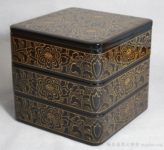 輪島塗 牡丹彫 四段重 替蓋付 木製漆器 共箱 （240515D3） - 工芸品